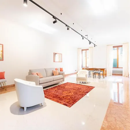 Palazzo Venier Apartment *